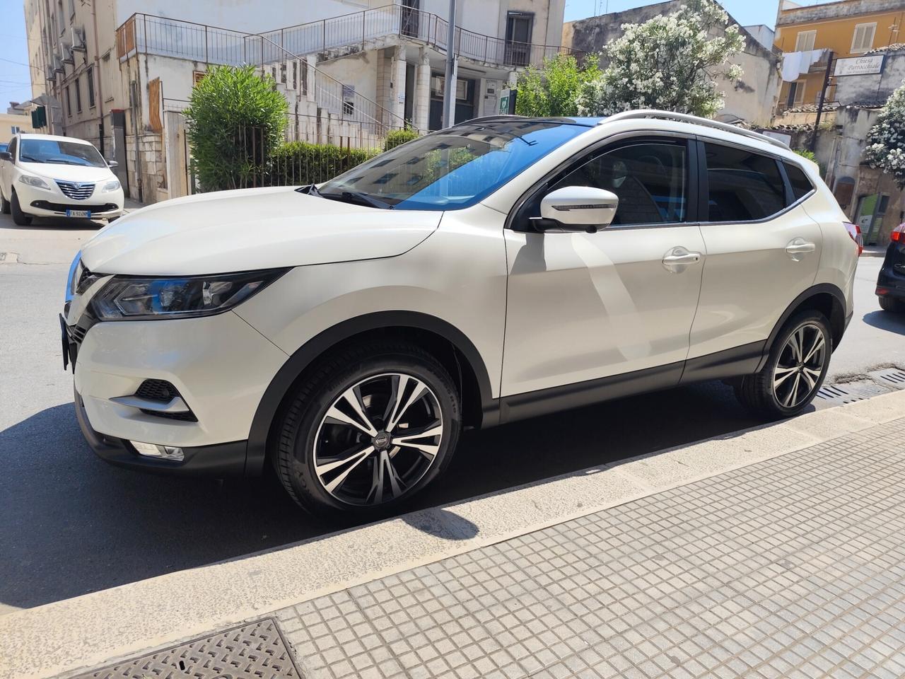 Nissan Qashqai 1.5 dCi 110CV N-Connecta TETTO