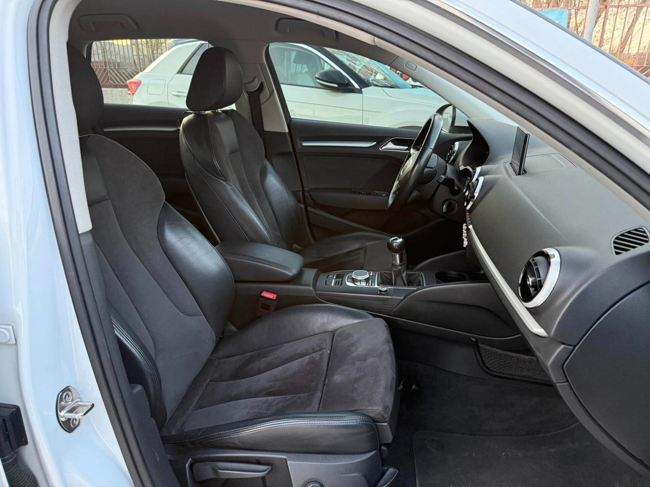 Audi A3 -SPORTBACK- 1.6 Tdi -SEDILI SPORTIVI-