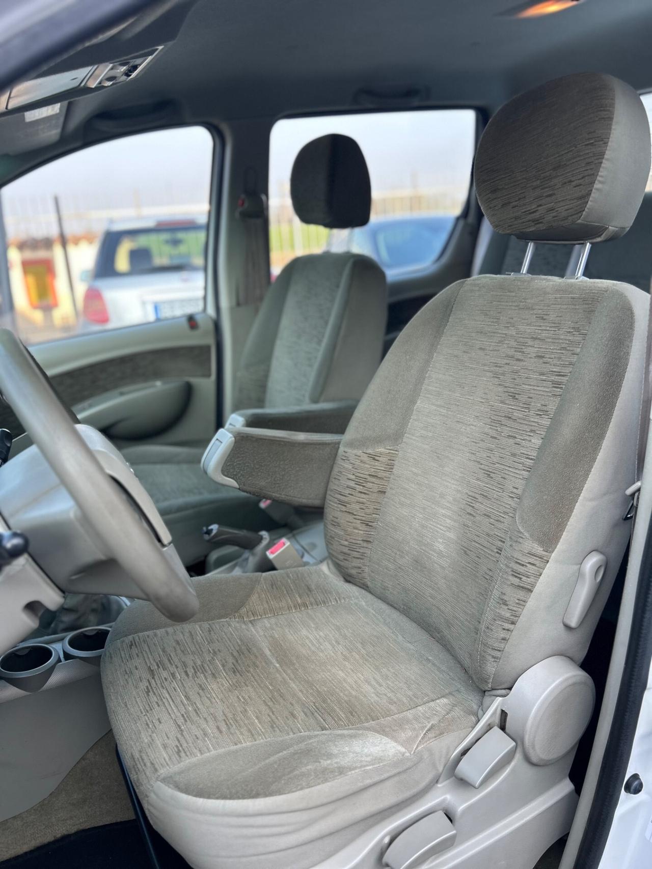 Mahindra Genio 2.2 DC4 N1