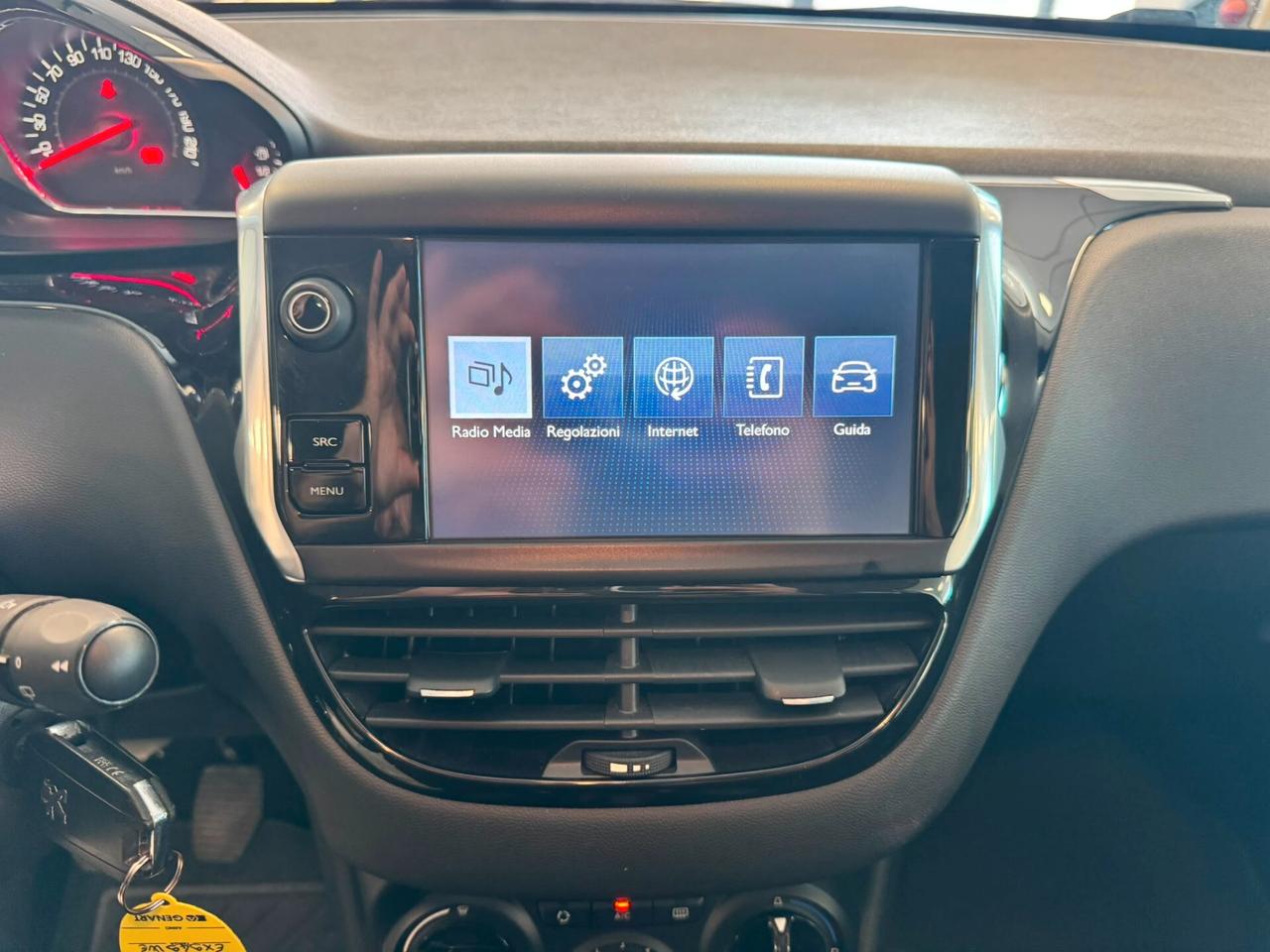 Peugeot 208 1.4 HDi 68 CV 3 porte Allure non e predisposta della cinghia a bagno d'olio