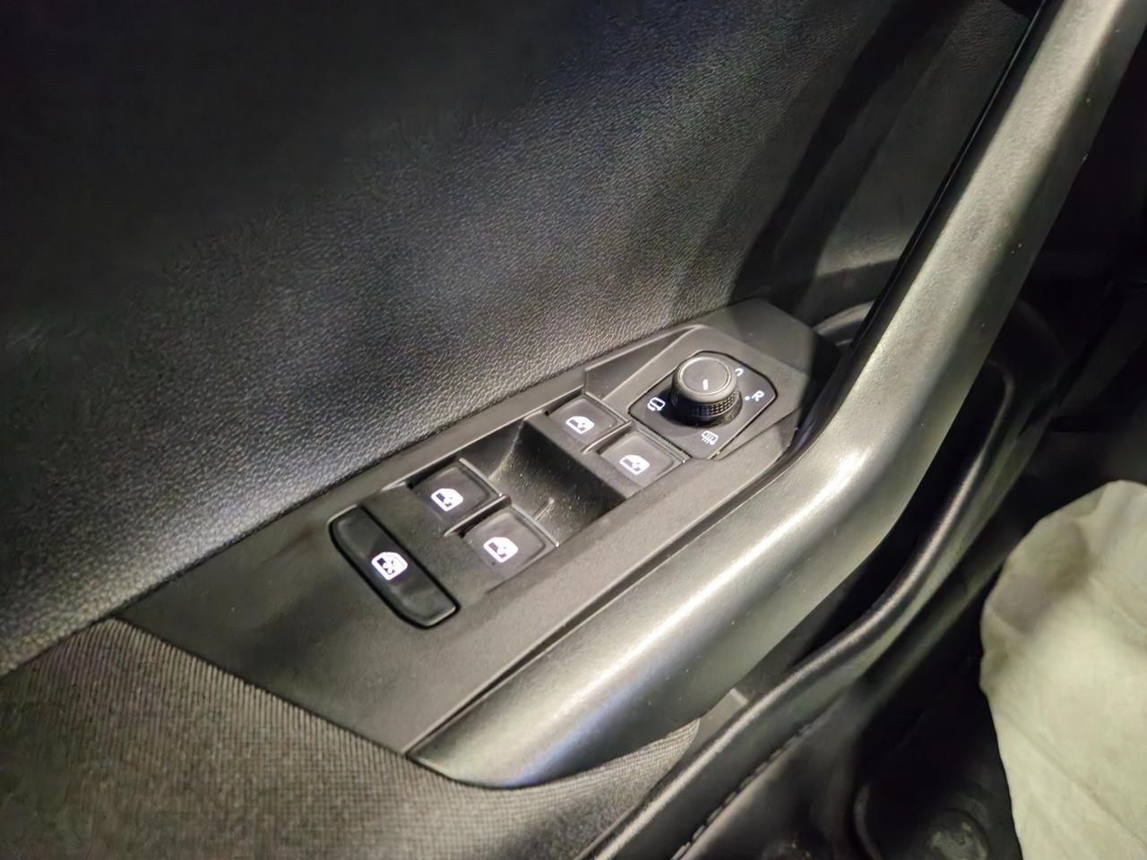 Volkswagen Taigo 1.0 tsi R-Line 110cv - ACC/Lim - Cam - Carplay - Tetto