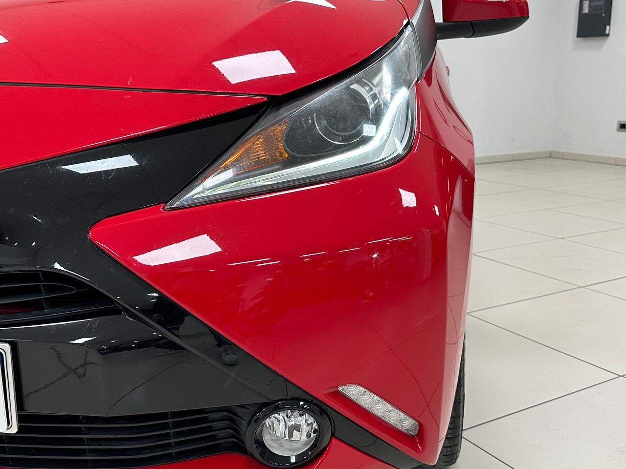 Toyota Aygo 1.0 VVT-i 69 CV 5 porte x-cite - 2015