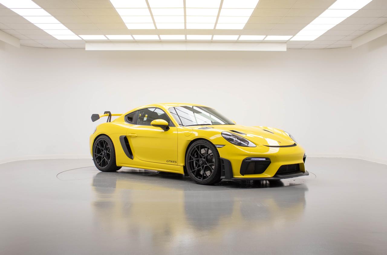 PORSCHE 718 CAYMAN 4.0 GT4 RS