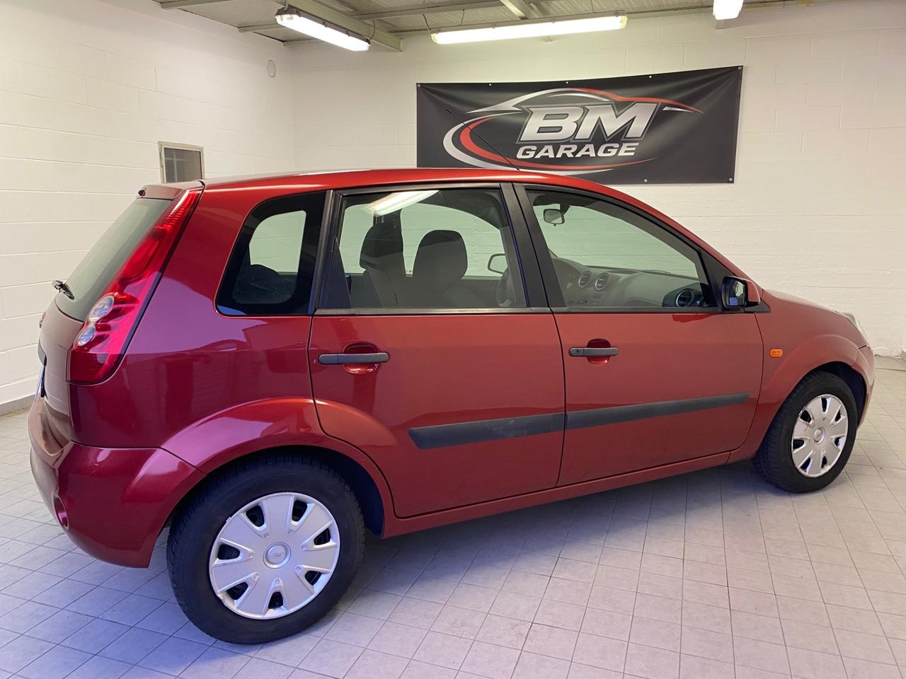 Ford Fiesta 1.4 16V 5p. Ghia