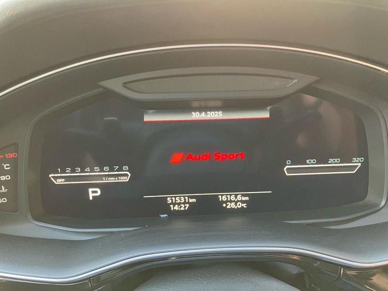 Audi Q8 RS TFSI V8 quattro tiptronic