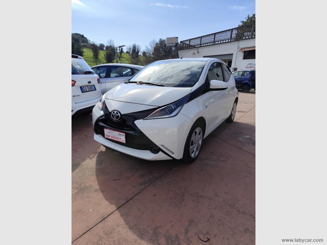 TOYOTA Aygo 1.0 VVT-i 69 CV 5p. x-play NEOPATENTATI