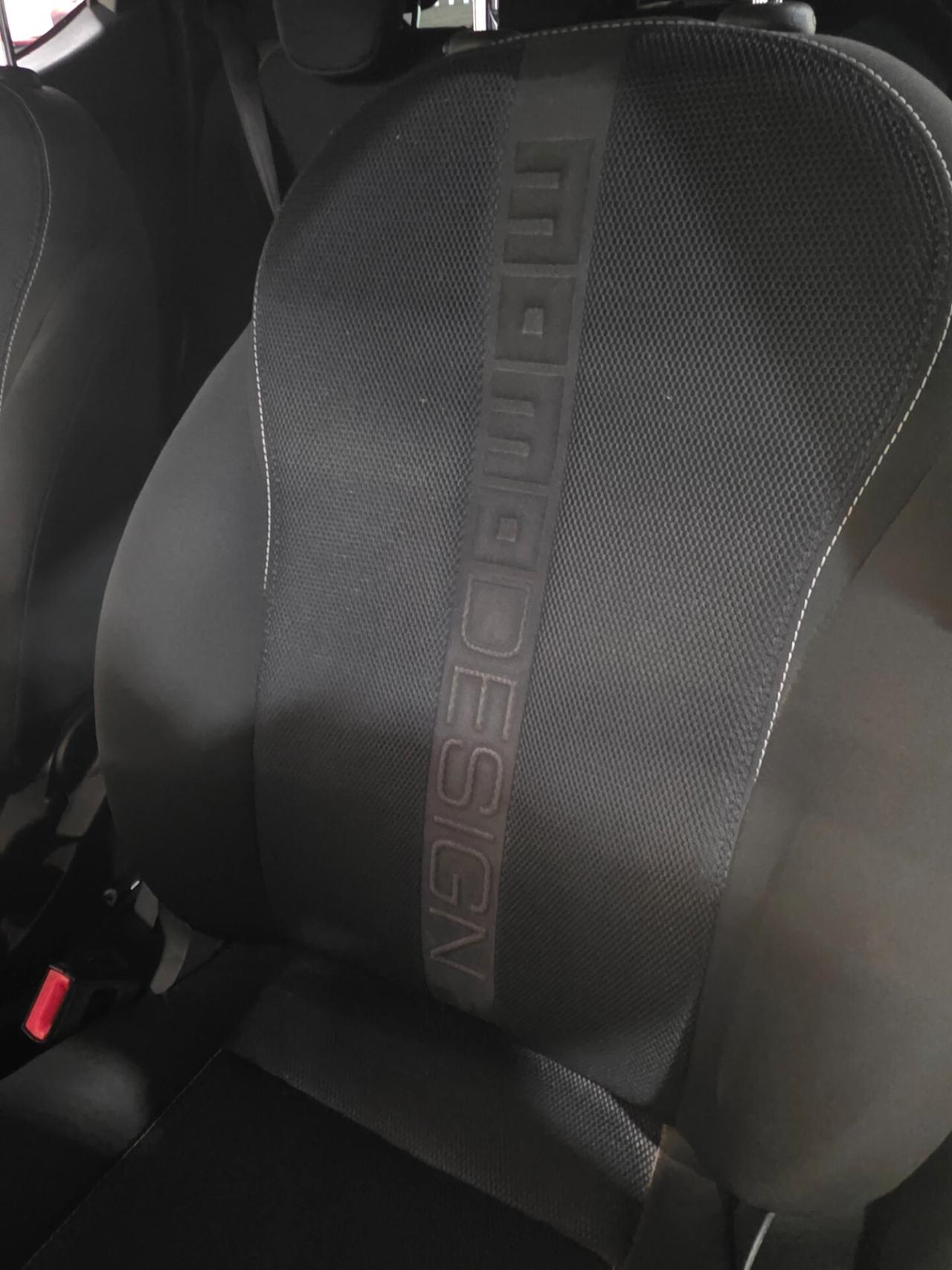 Lancia Ypsilon 1.2 69 CV 5 porte S Momodesign