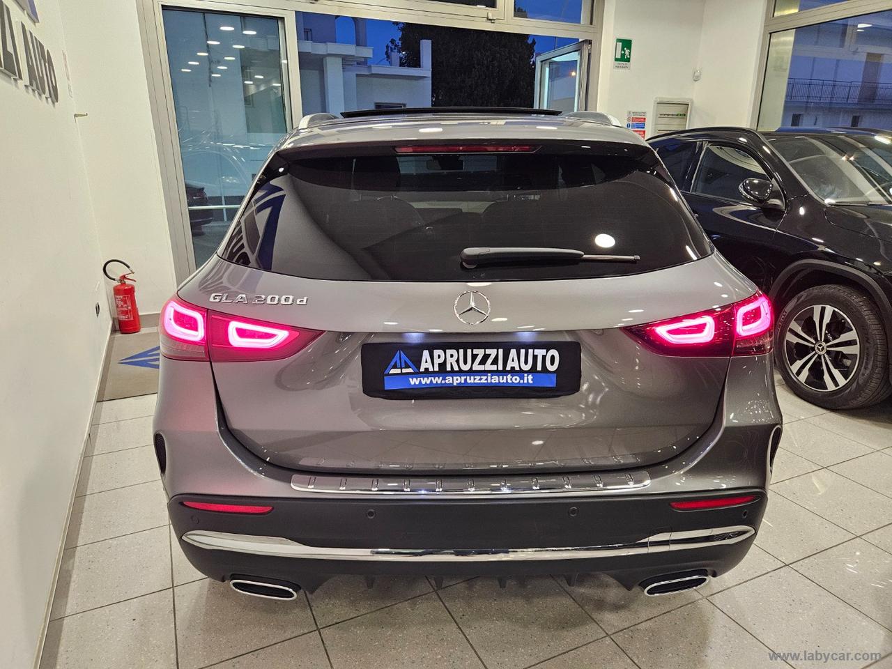 MERCEDES-BENZ GLA 200 d Automatic Premium