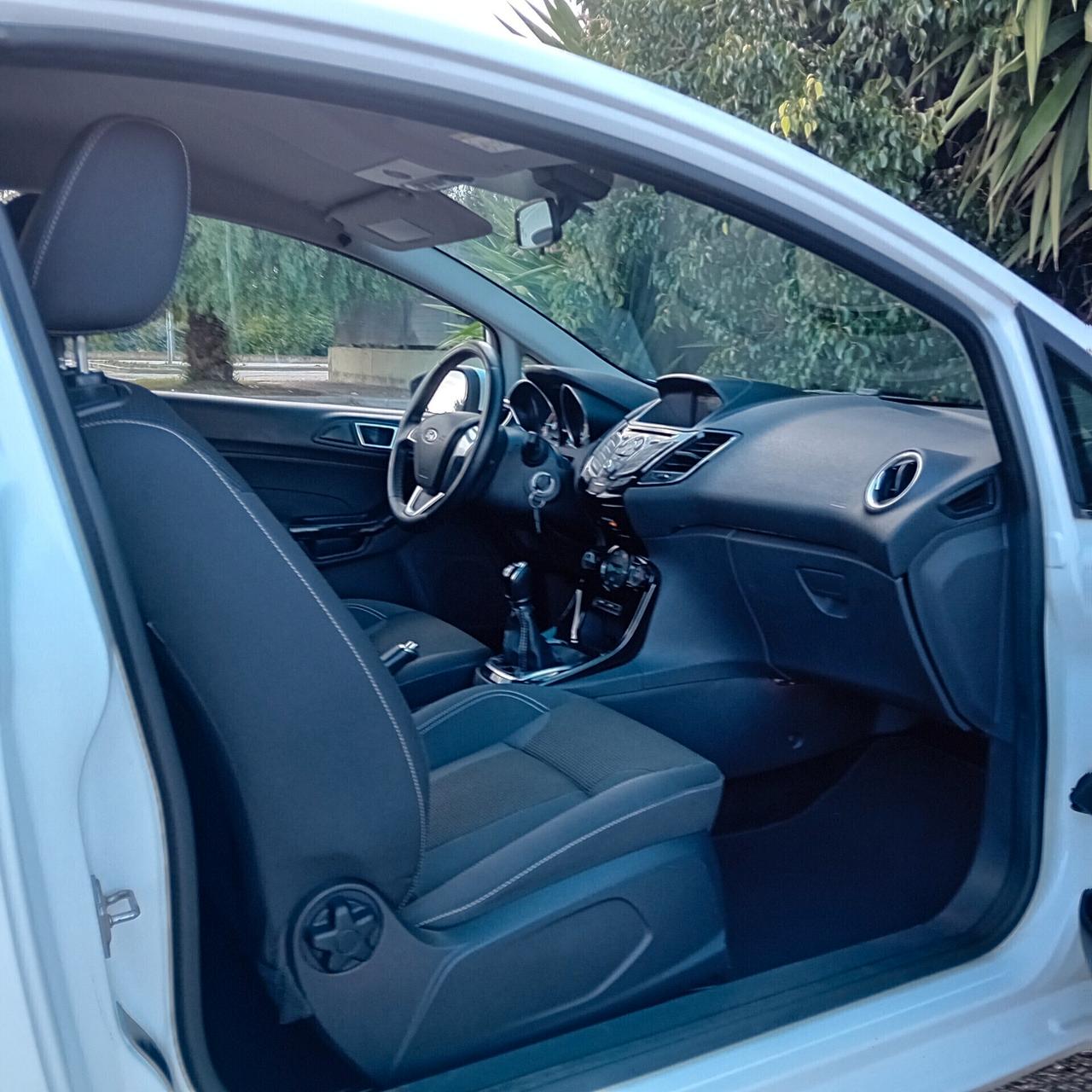 Ford Fiesta 1.5 TDCi 75CV Titanium -UNIPROPRIETARIO-