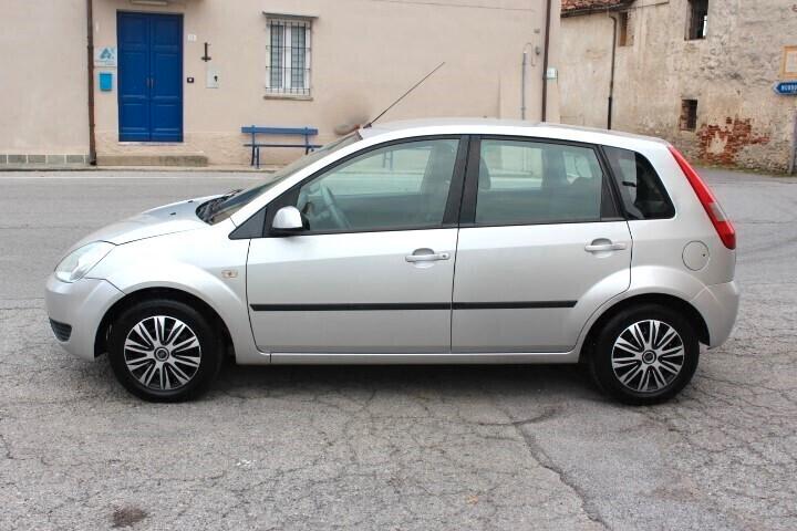 FORD FIESTA 1.2ie TECNO-GREY 5P ESTETICA COME DA FOTO CLIMATIZZATA ABS EBD RADIO CD ESENTE BOLLO