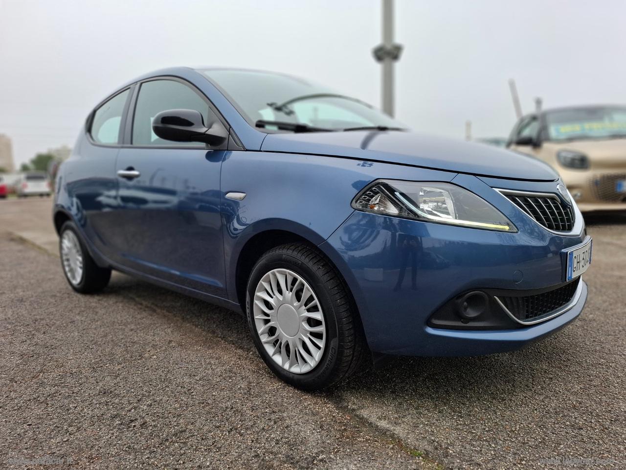 LANCIA Ypsilon 1.0 FireFly 5pS&S Hyb. Eco Silv.