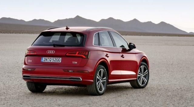 AUDI Q5 45 TFSI quattro S tronic Identity Black