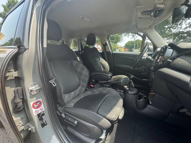 Mini Mini IV F55-F56 2014 1.5 Cooper D Hype Seven 5p