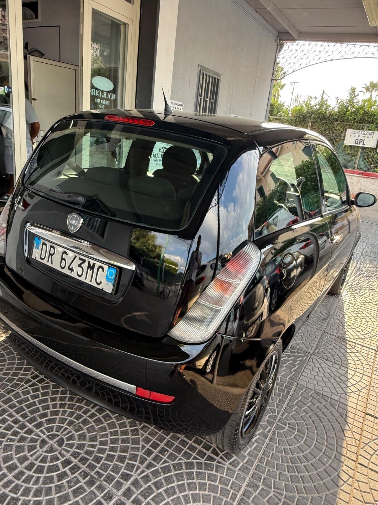 Lancia Ypsilon 1.2 Argento