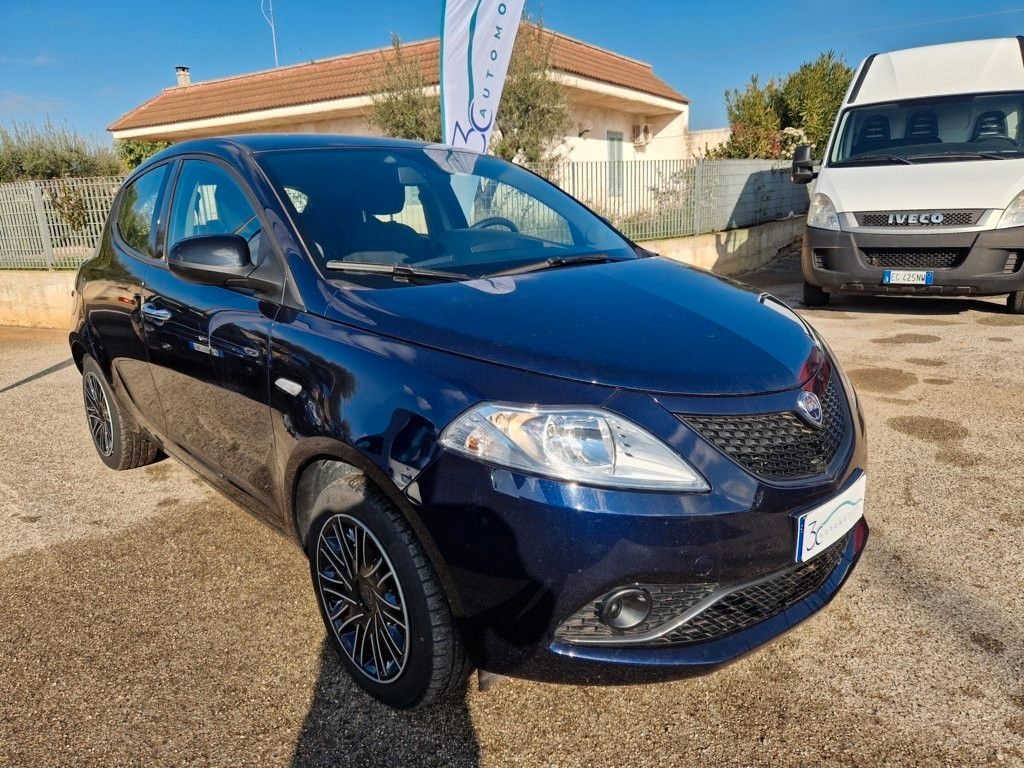 Lancia Ypsilon 1.2 69 CV 5 porte Gold