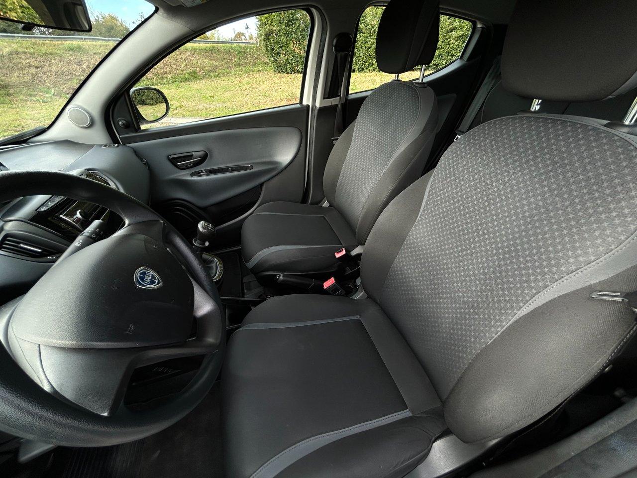Lancia Ypsilon 5 Porte Ypsilon 1.2 GPL Silver 69cv