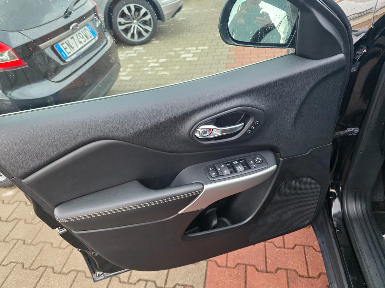 Jeep Cherokee 2.2D 200cv strafull 4WD automatic