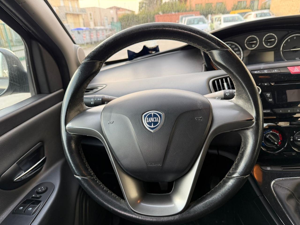 LANCIA Y 1.2 Platinum VENDUTA abbinata con CLASSE B