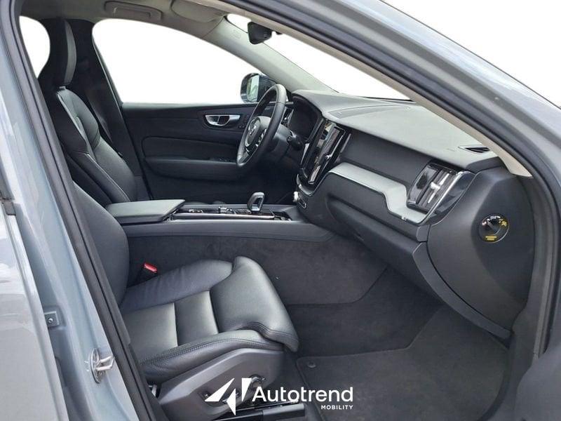 Volvo XC60 B4 197+12 CV Automatica Mild Hybrid Plus Dark
