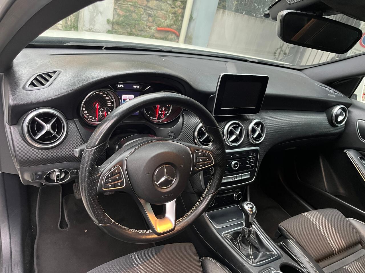 MERCEDES CLASSE A 180D PREMIUM - KM 77.532 - ANCHE PER NEOPATENTATI - 2018 - EURO 6B