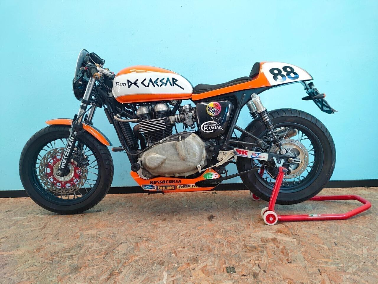 Triumph Thruxton CUP - Regina delle Cafe Racer