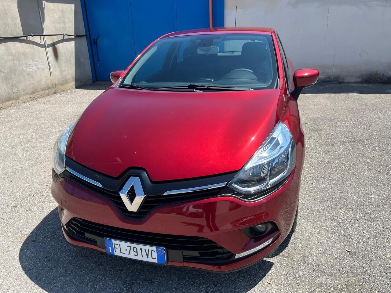 Renault clio 5P-900 tce-full-km 75000-2017