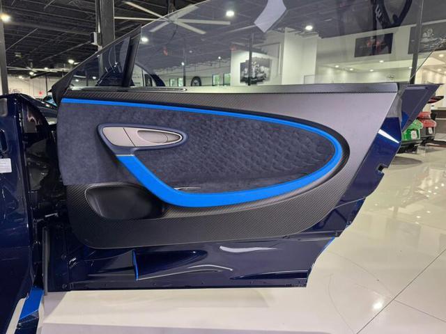BUGATTI Other DIVO 8.0 W16 1500 HP "1 of 40 FOR THE WORLD"