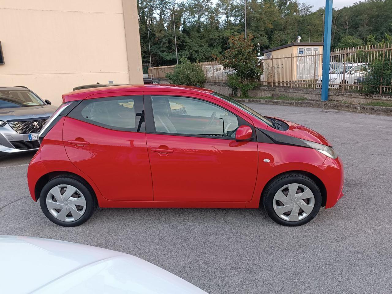 TOYOTA Aygo 1.0 VVT-i 69 CV 5 porte x-play