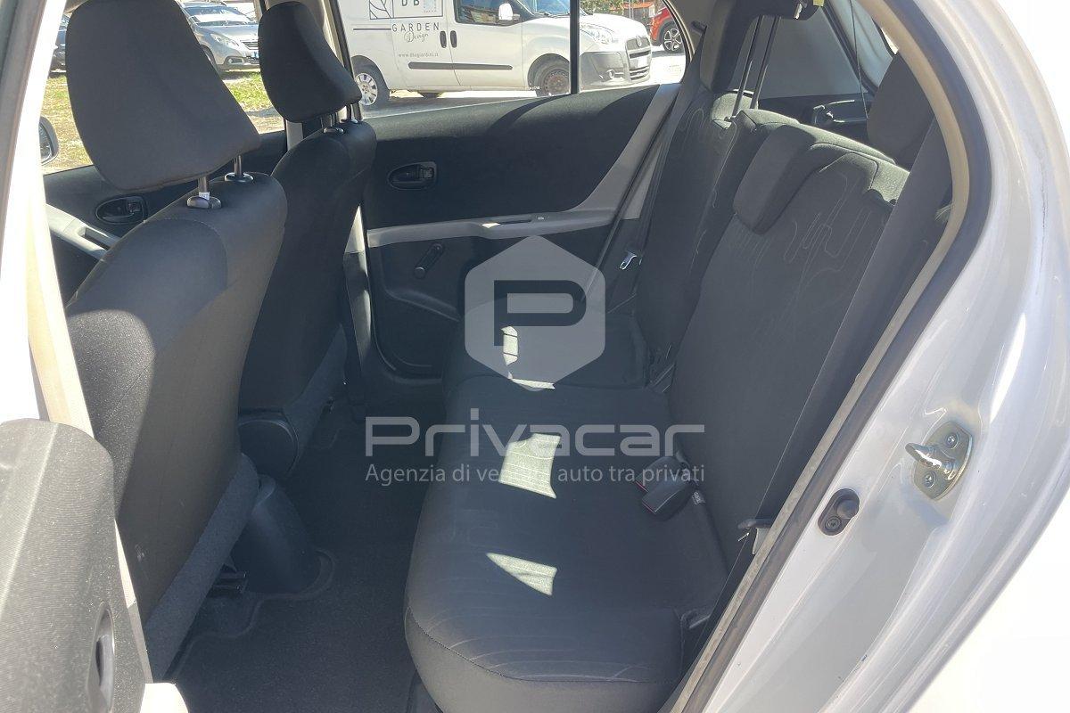 TOYOTA Yaris 1.0 5 porte Now