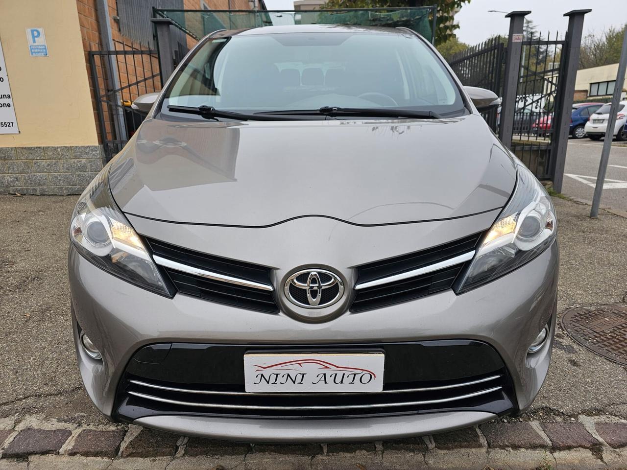 Toyota Verso 1.6 D-4D 112cv Style*7Posti*Retrocamera*Euro5*