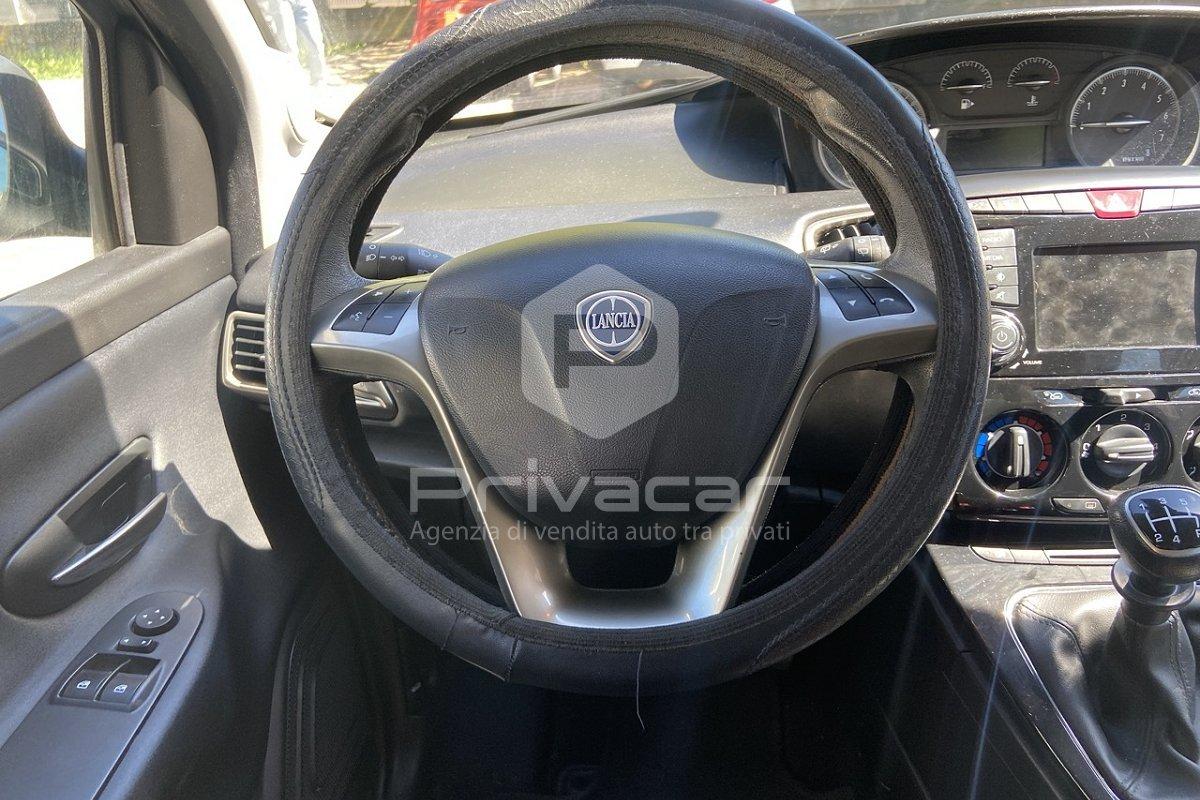 LANCIA Ypsilon 1.2 69 CV 5 porte Silver