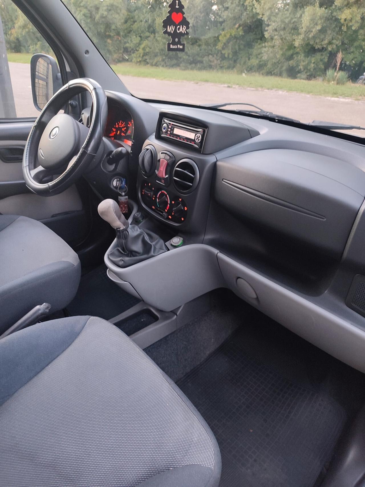 FIAT DOBLO 2007 A METANO DI CASA POCHI KM NUOVO