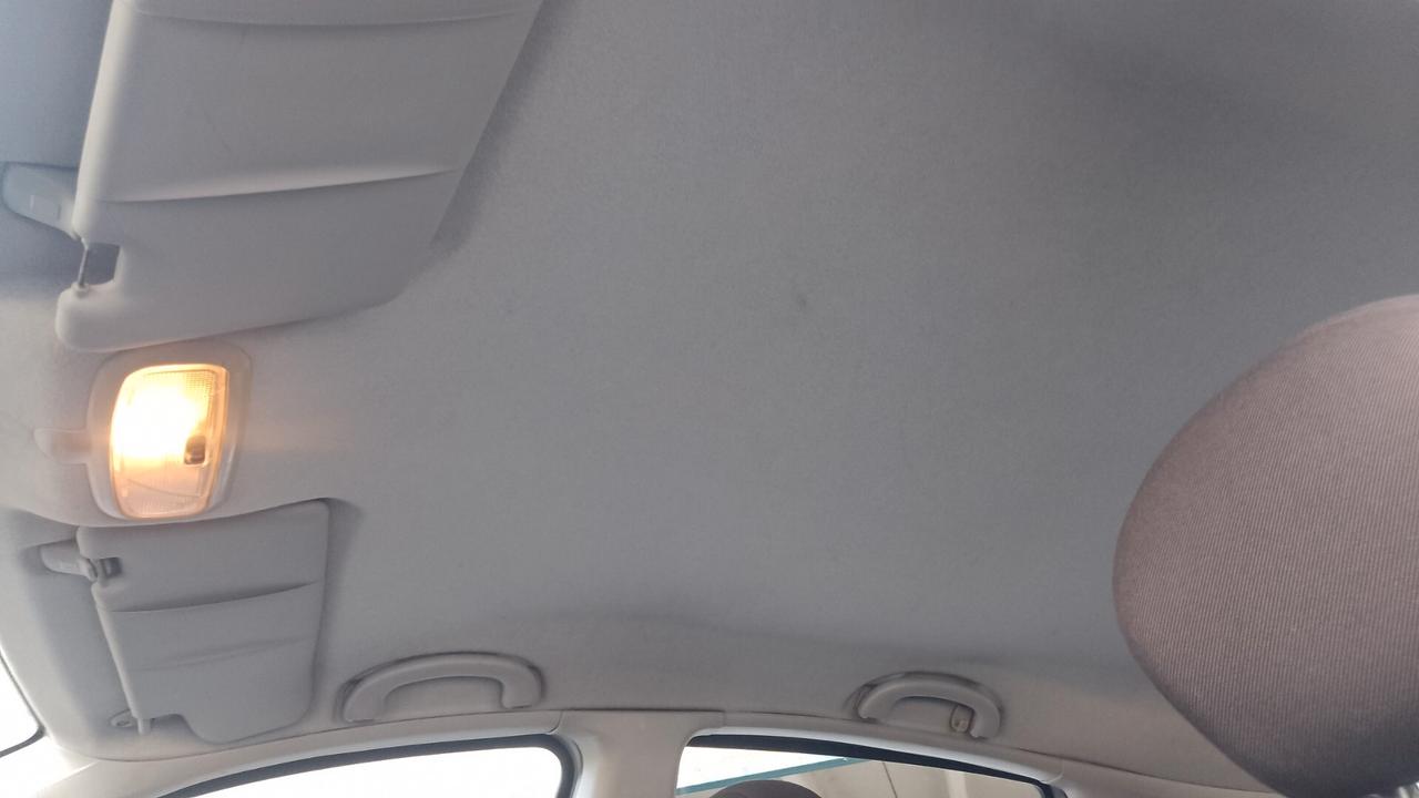 Ford Focus 1.6i 16V cat 5p. Zetec neopatentati