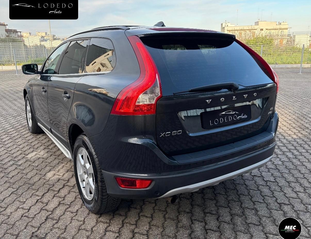 Volvo XC60 2.4 D5 Momentum “Tetto apribile” full optional