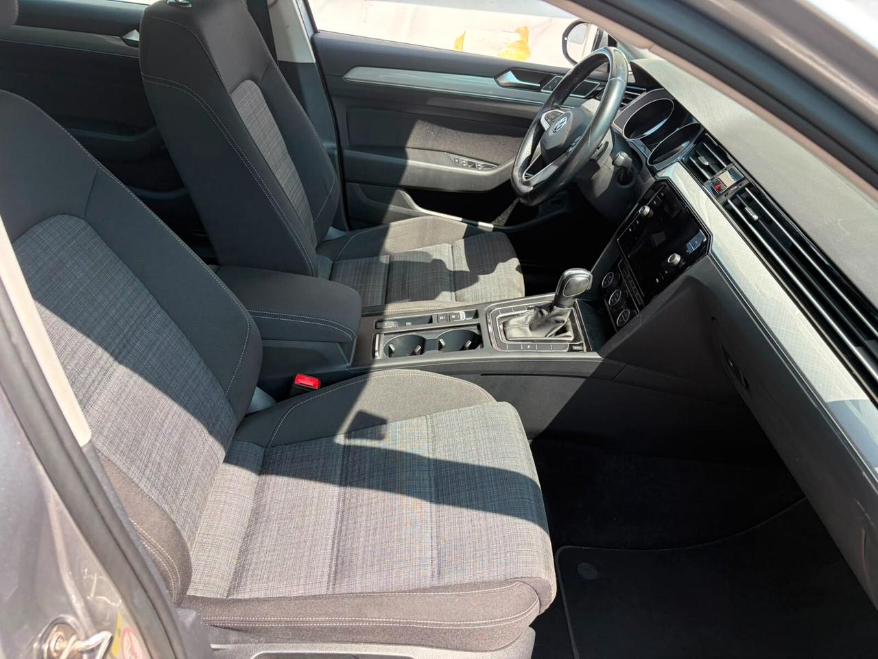 Volkswagen Passat Variant 1.5 TSI ACT DSG Business