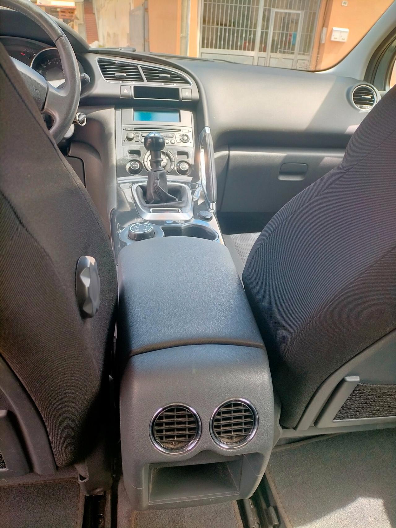Peugeot 3008 1.6 HDi 115CV Active