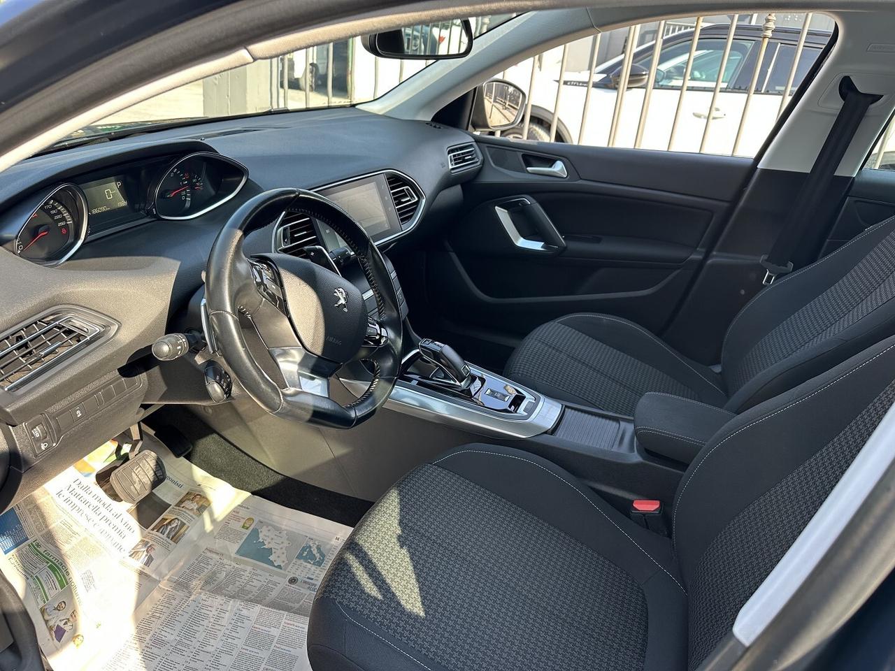 Peugeot 308 BlueHDi 130 EAT8 Allure 2018