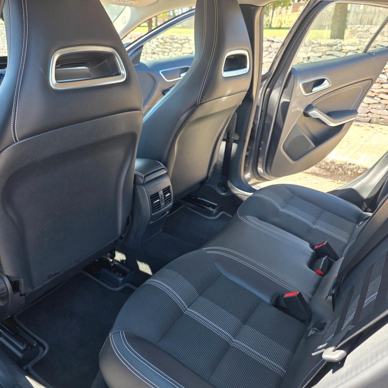 Mercedes-benz GLA 200 d Premium