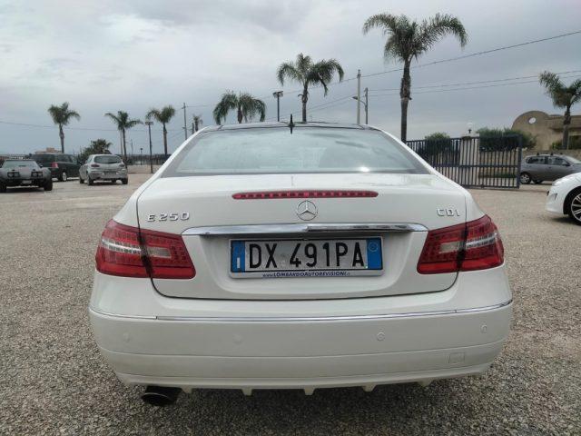 MERCEDES-BENZ E 250 CDI Coupé BlueEFFICIENCY Avantgarde