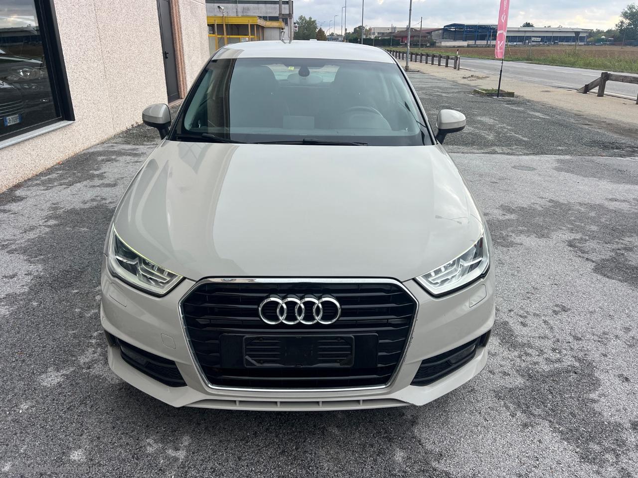 AUDI A1 1.0 82CV TFSI Admired S-LINE CERCHI 17