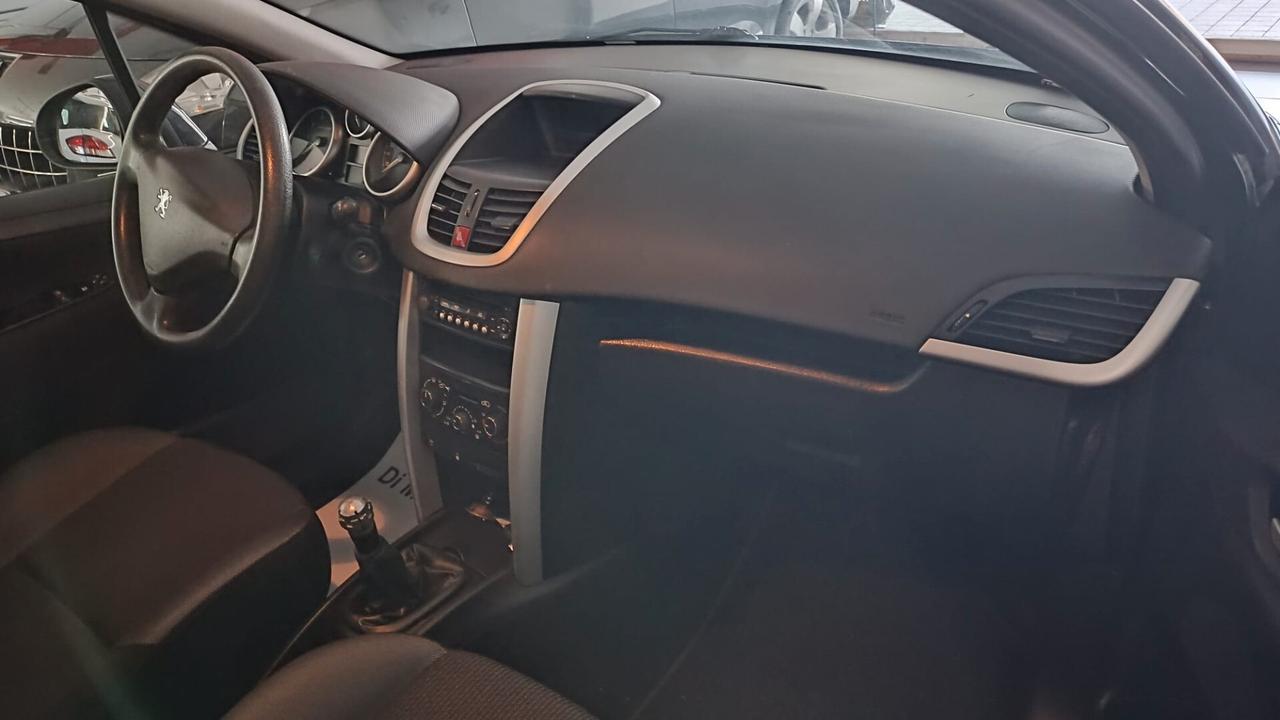 Peugeot 207 1.4 8V 75CV 5p. Energie