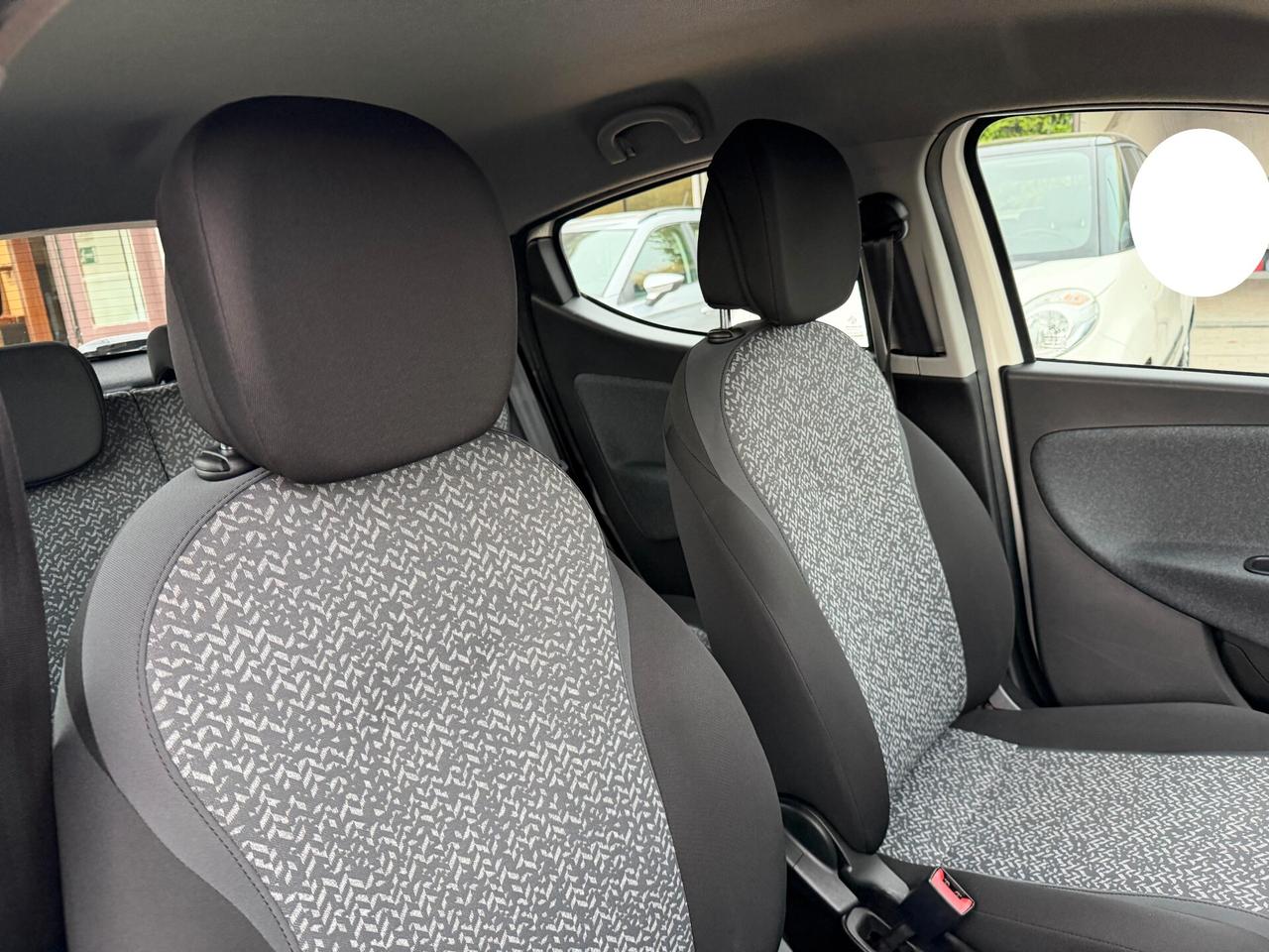 Lancia Ypsilon 1.2 69 cv. ELEFANTINO BLU