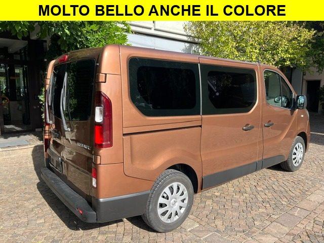 RENAULT Trafic 1.6 dCi 120CV 8 POSTI