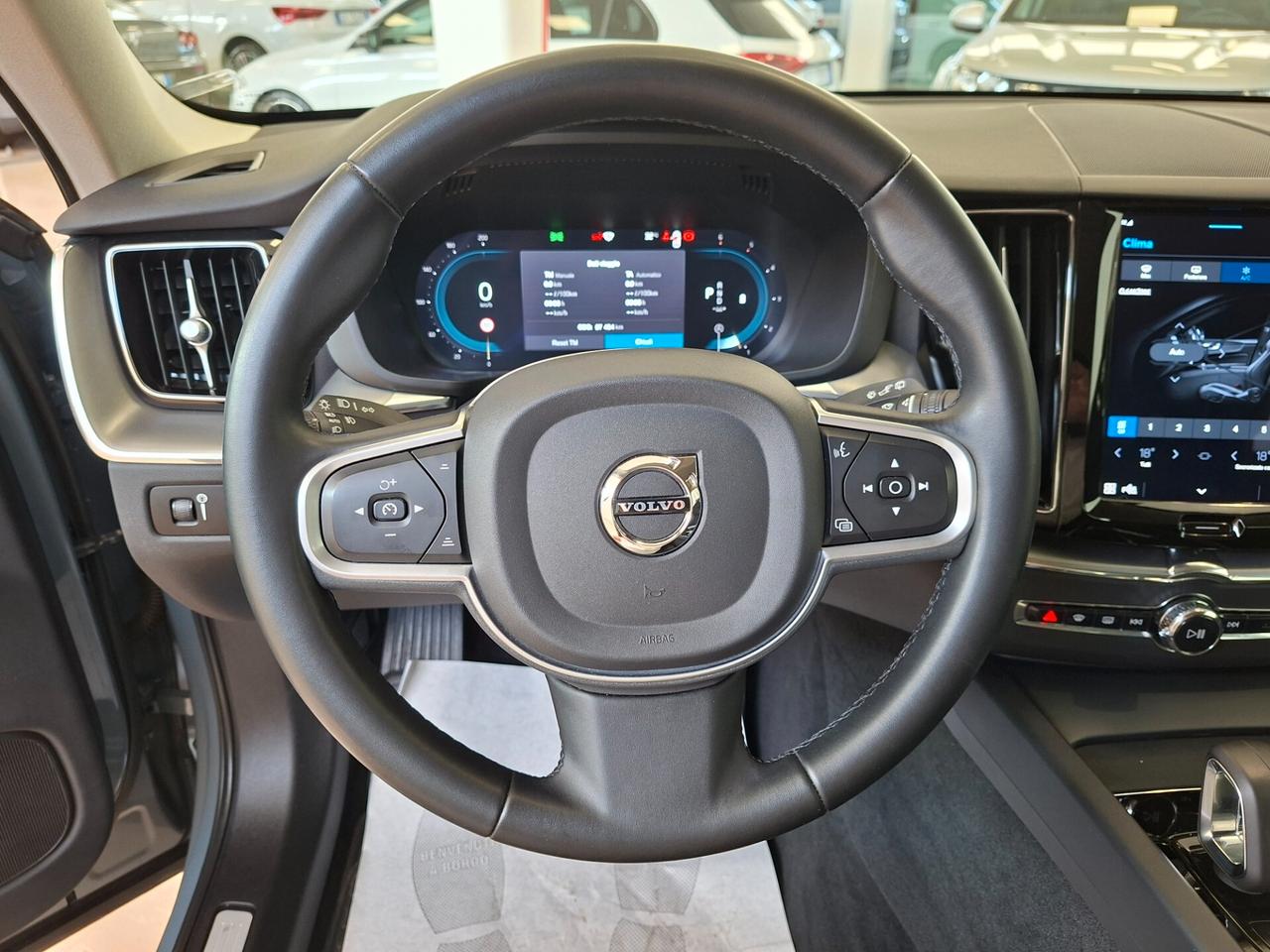 Volvo XC 60 XC60 B4 (d) automatico Momentum awd