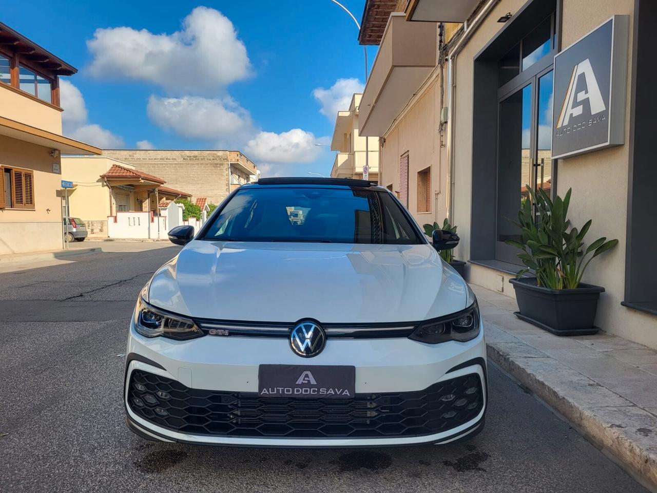 Volkswagen Golf GTI 2.0 DSG 245 CV/PELLE VIENNA / TETTO APRIBILE / FARI IQ...