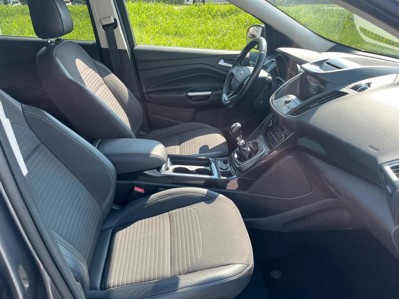 Ford Kuga 2.0 TDCI 150 CV S&S 4WD Titanium