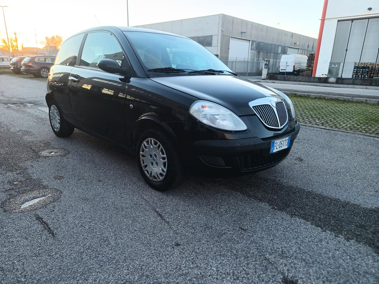 Lancia Ypsilon 1.2 69 CV Unyca