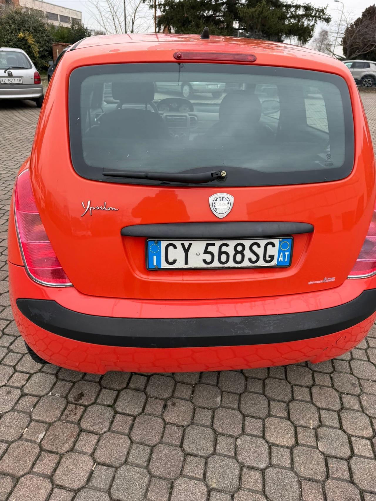 LANCIA YPSILON 1.2 BENZINA NEOPATENTATI