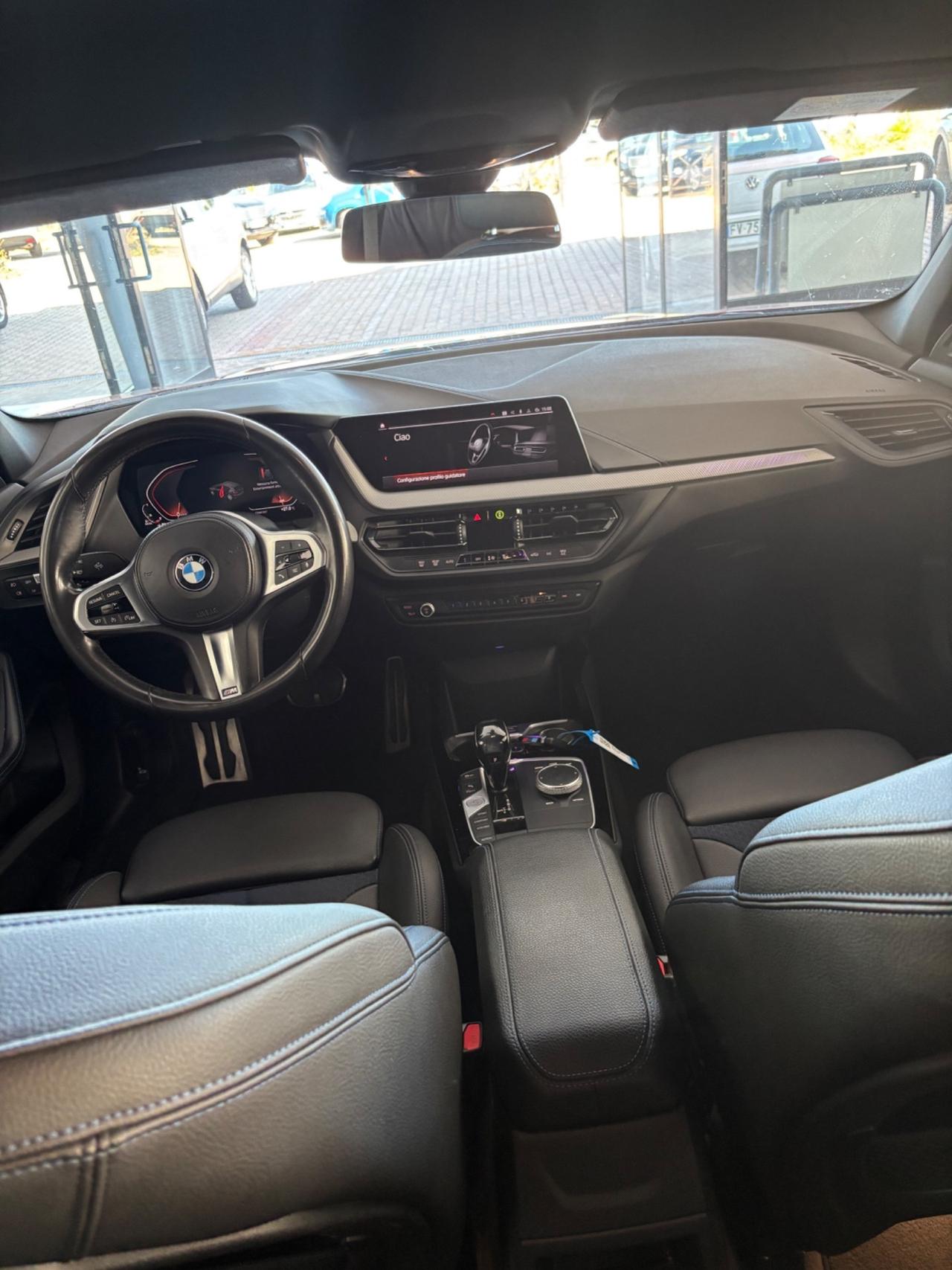 Bmw 118 118d 5p. Msport
