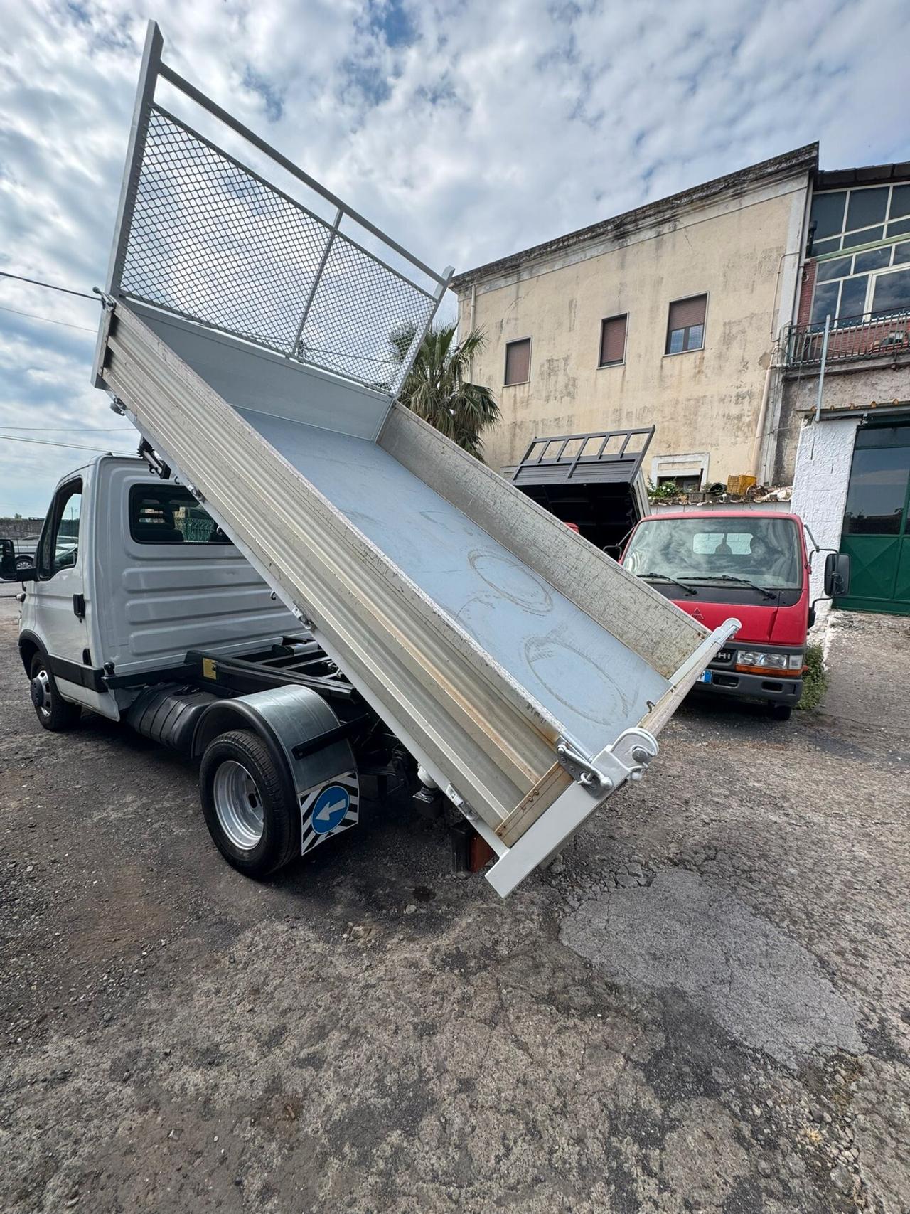 IVECO DAILY 35C17 170 CV RIBALTABILE TRILATERALE